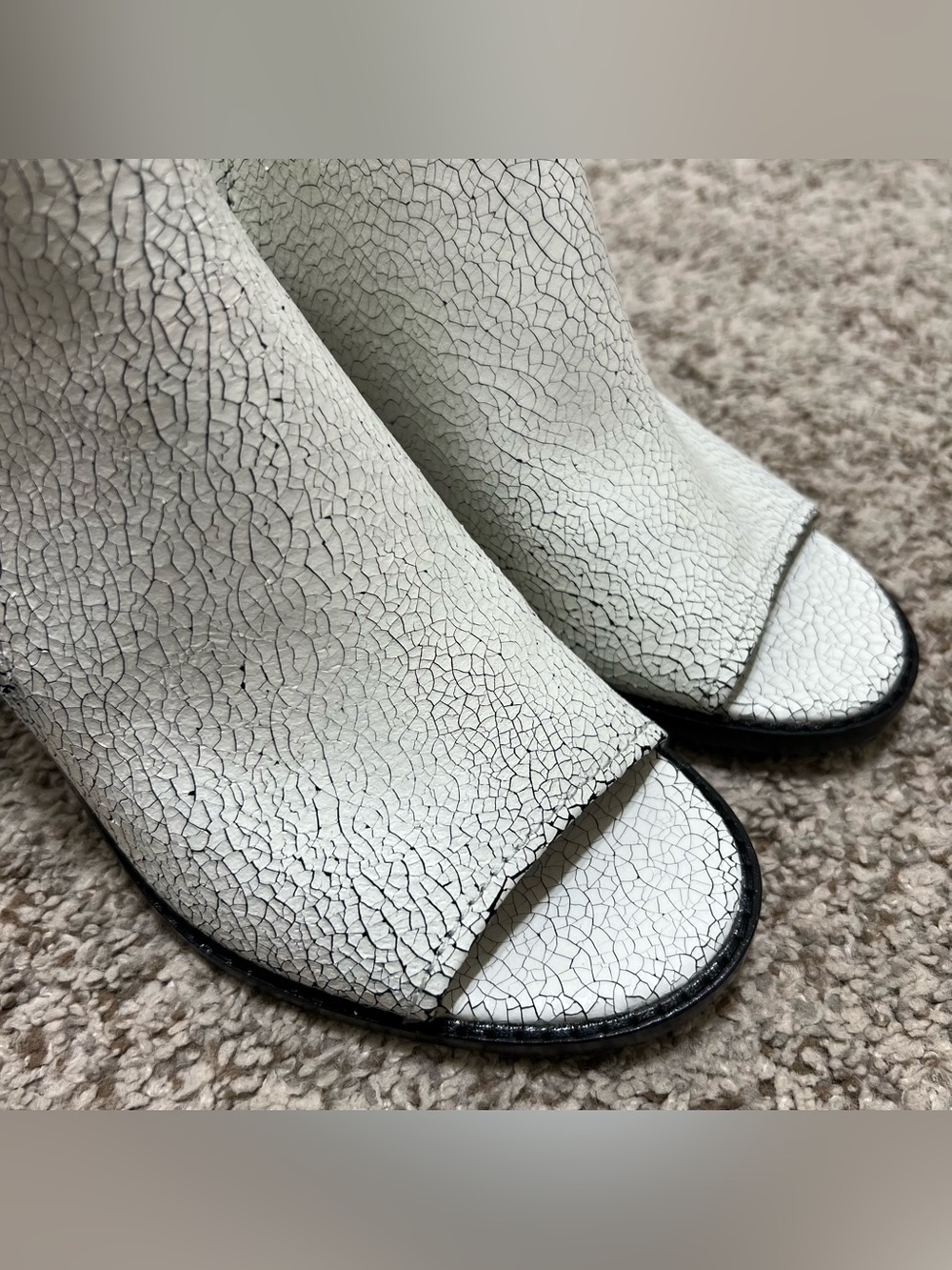 Frye Brielle Rebel White Crackle Leather Studded Zip Bootie Peep Toe Size 8 - Picture 5 of 12